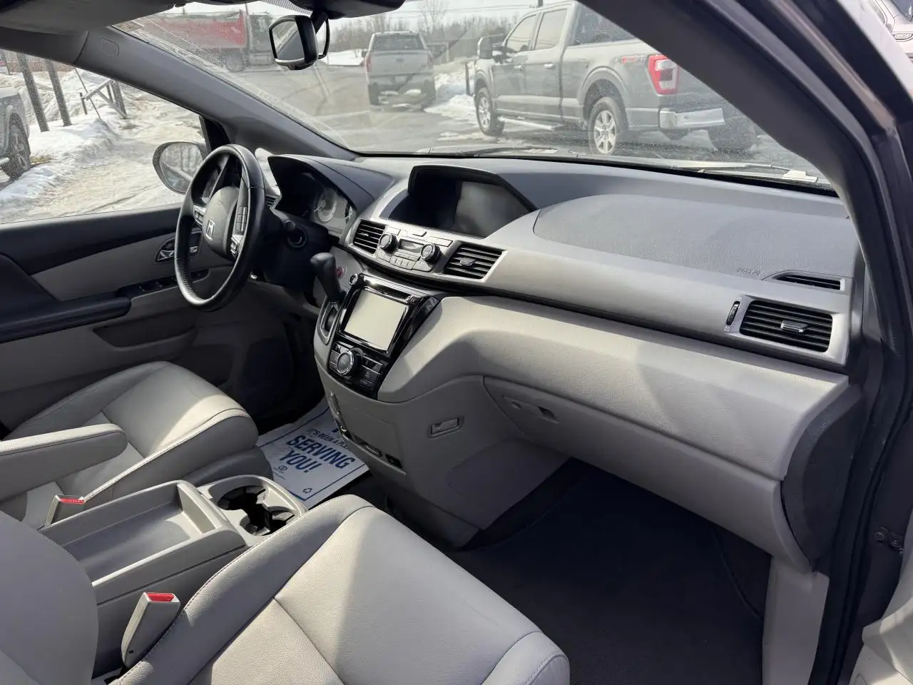 Honda Odyssey снимка Honda Odyssey