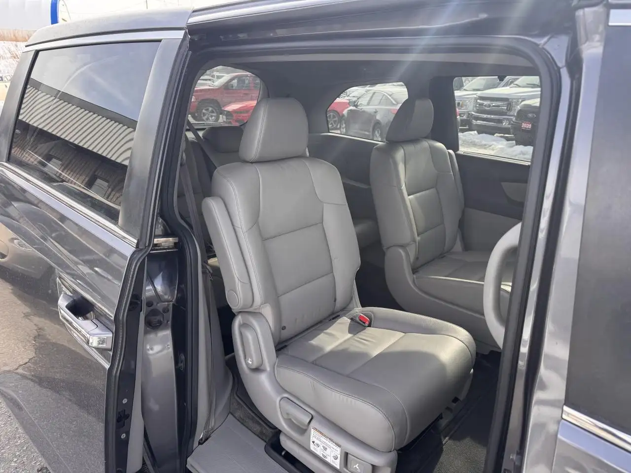 Honda Odyssey снимка Honda Odyssey