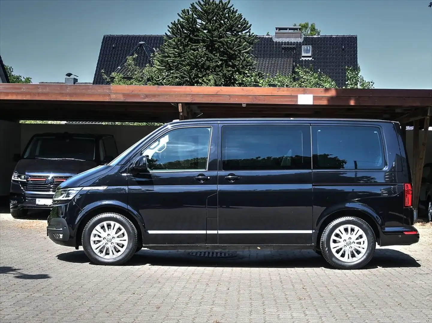 Volkswagen T6 Multivan T6.1 Multivan Highline Office-Van "Business" Negro - 1