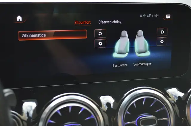 Mercedes-Benz GLA view 23