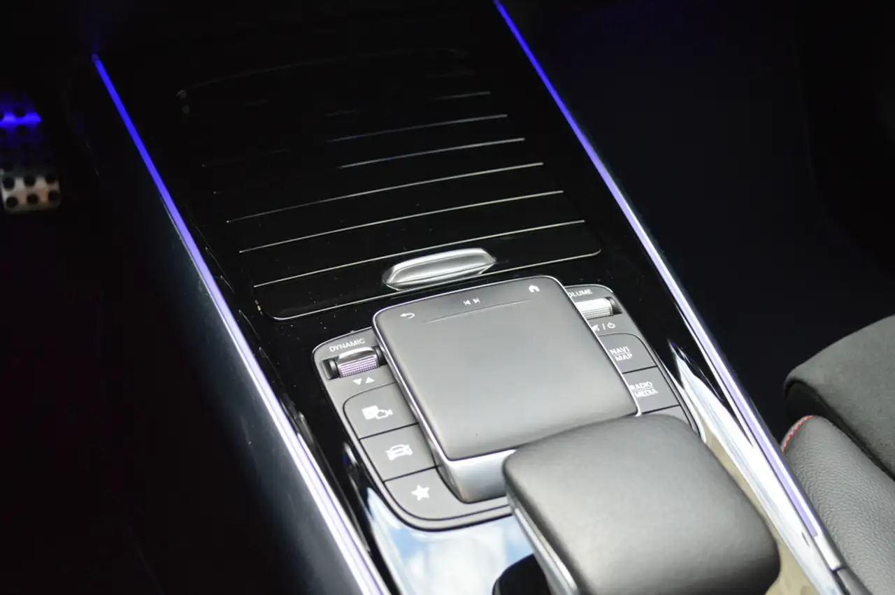 Mercedes-Benz GLA e AMG Multibeam Panorama Memory Distronic Head-Up, миниатюра 14