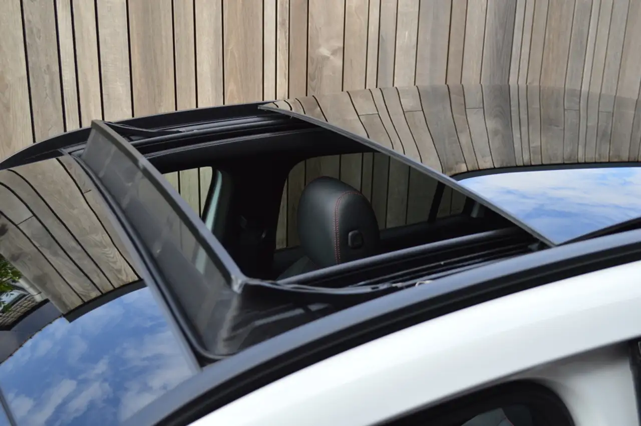 Mercedes-Benz GLA e AMG Multibeam Panorama Memory Distronic Head-Up, миниатюра 5