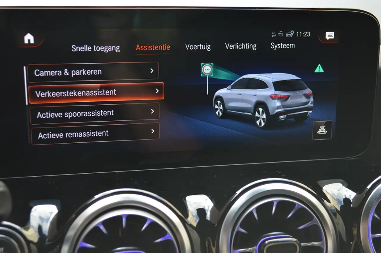 Mercedes-Benz GLA e AMG Multibeam Panorama Memory Distronic Head-Up, миниатюра 20