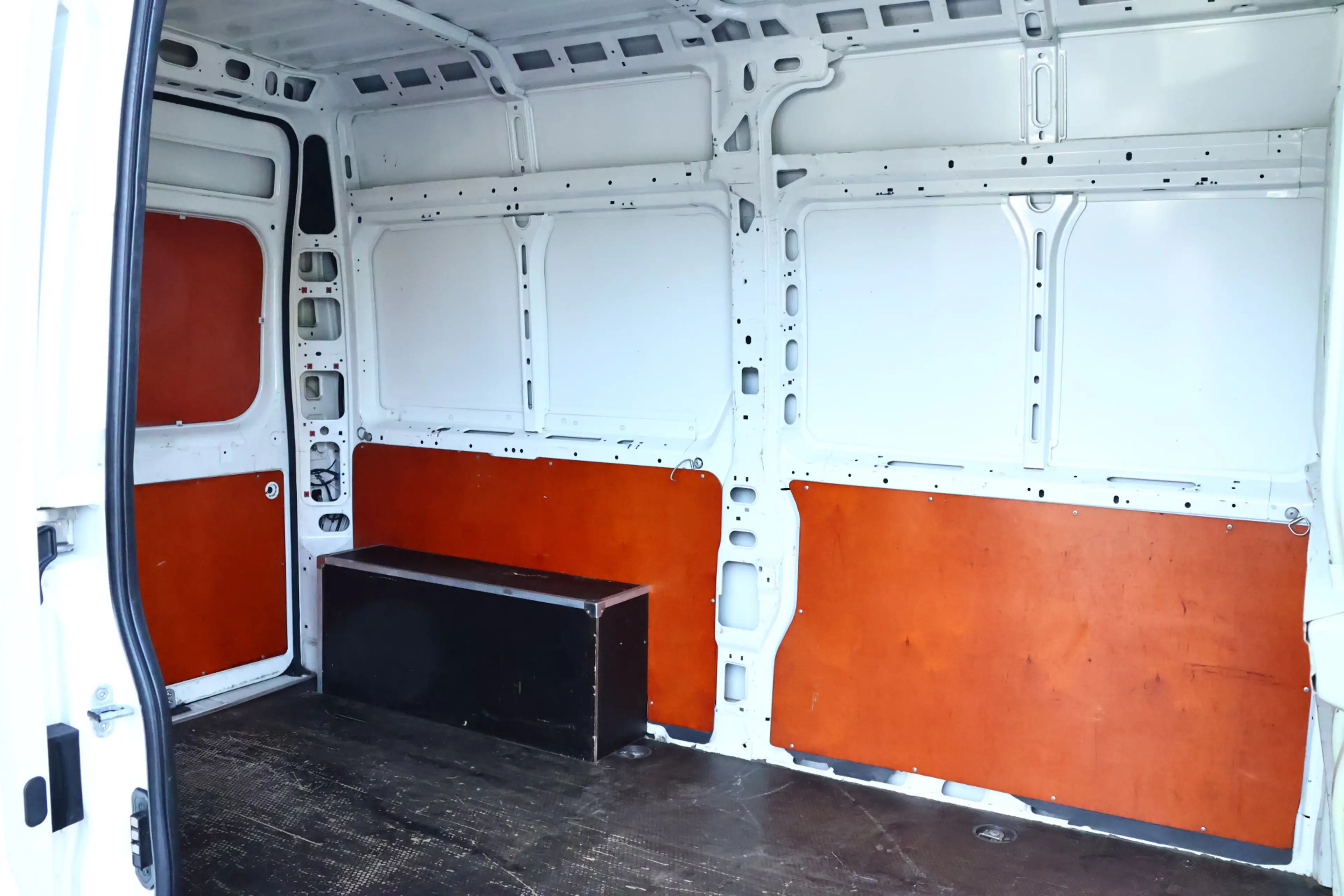 Peugeot Boxer 330 2.0 BlueHDI L2H2 Pro Navigatie / Camera / Trek — photo 26