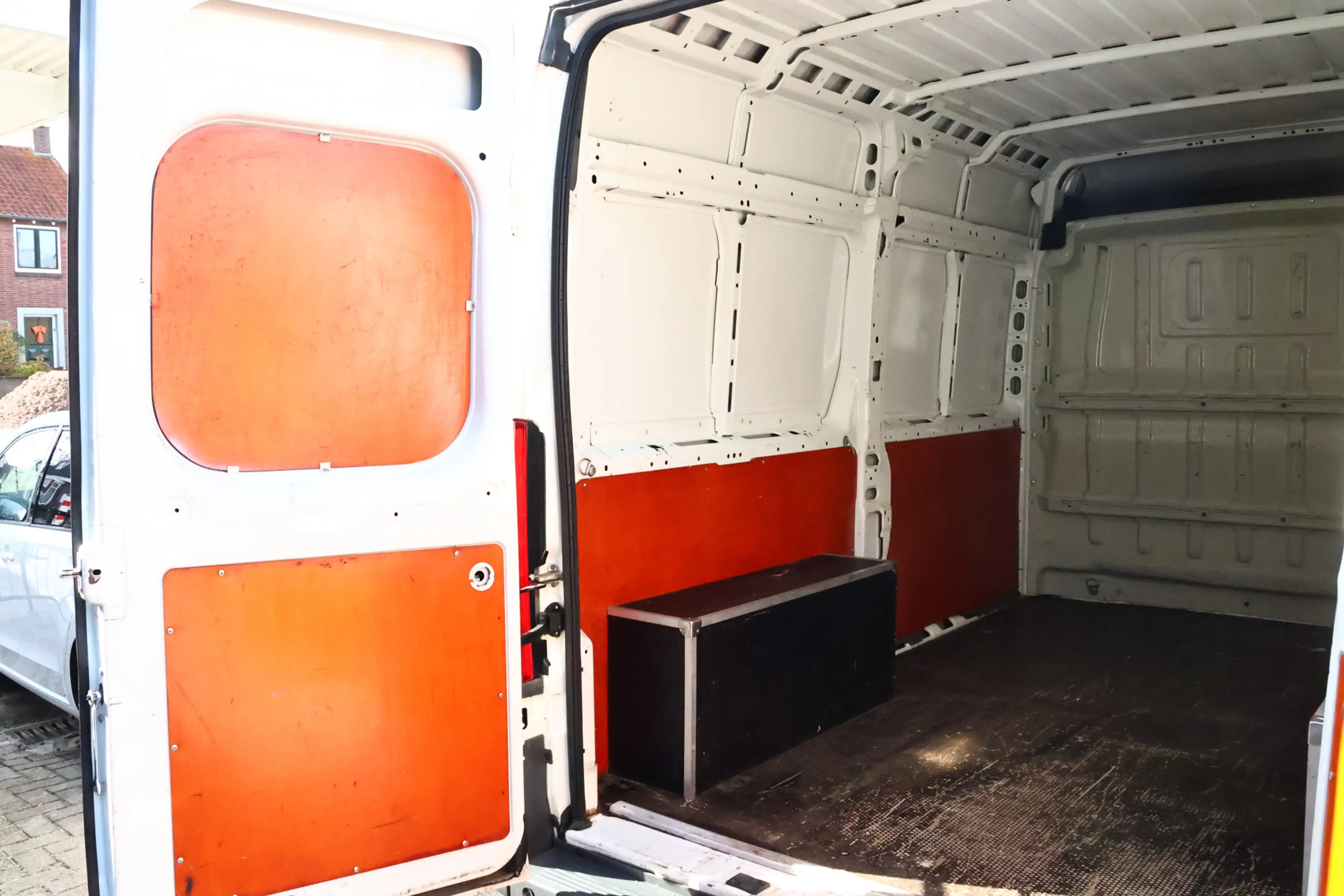Peugeot Boxer 330 2.0 BlueHDI L2H2 Pro Navigatie / Camera / Trek — photo 24