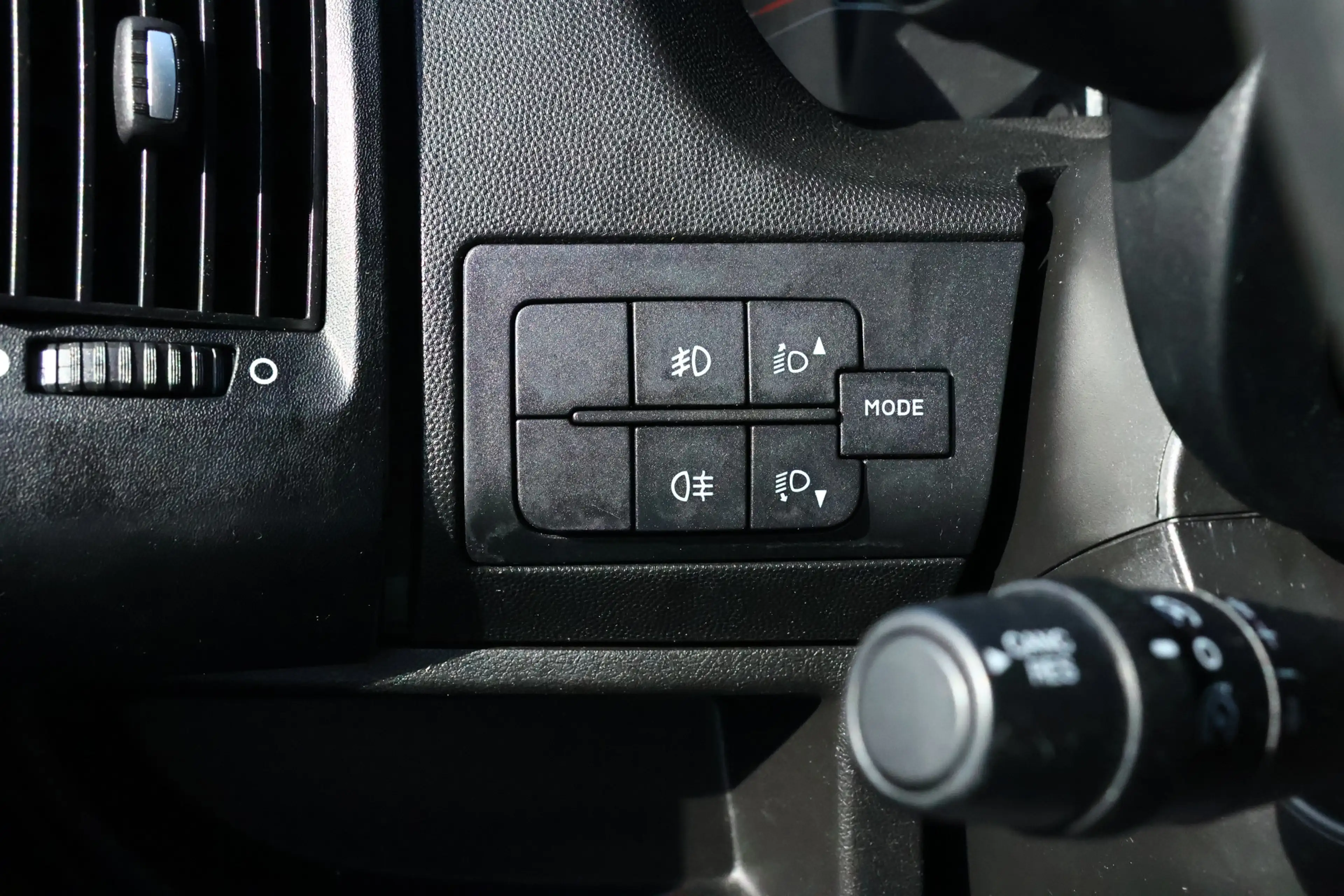 Peugeot Boxer 330 2.0 BlueHDI L2H2 Pro Navigatie / Camera / Trek — photo 17