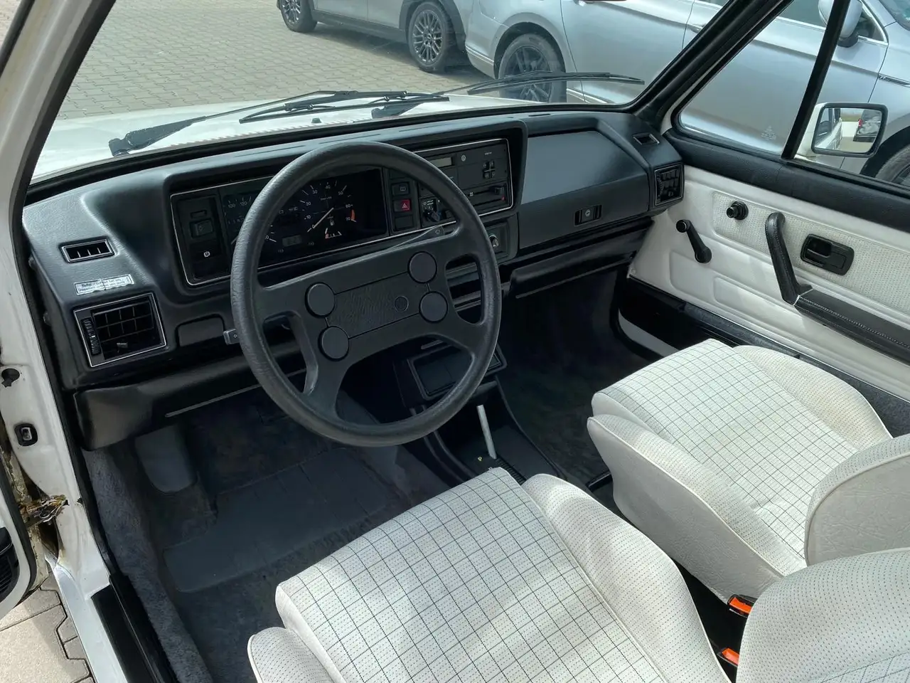 Volkswagen Golf I 1.6 Cabriolet | Automatik | Gute Zustand, foto 2