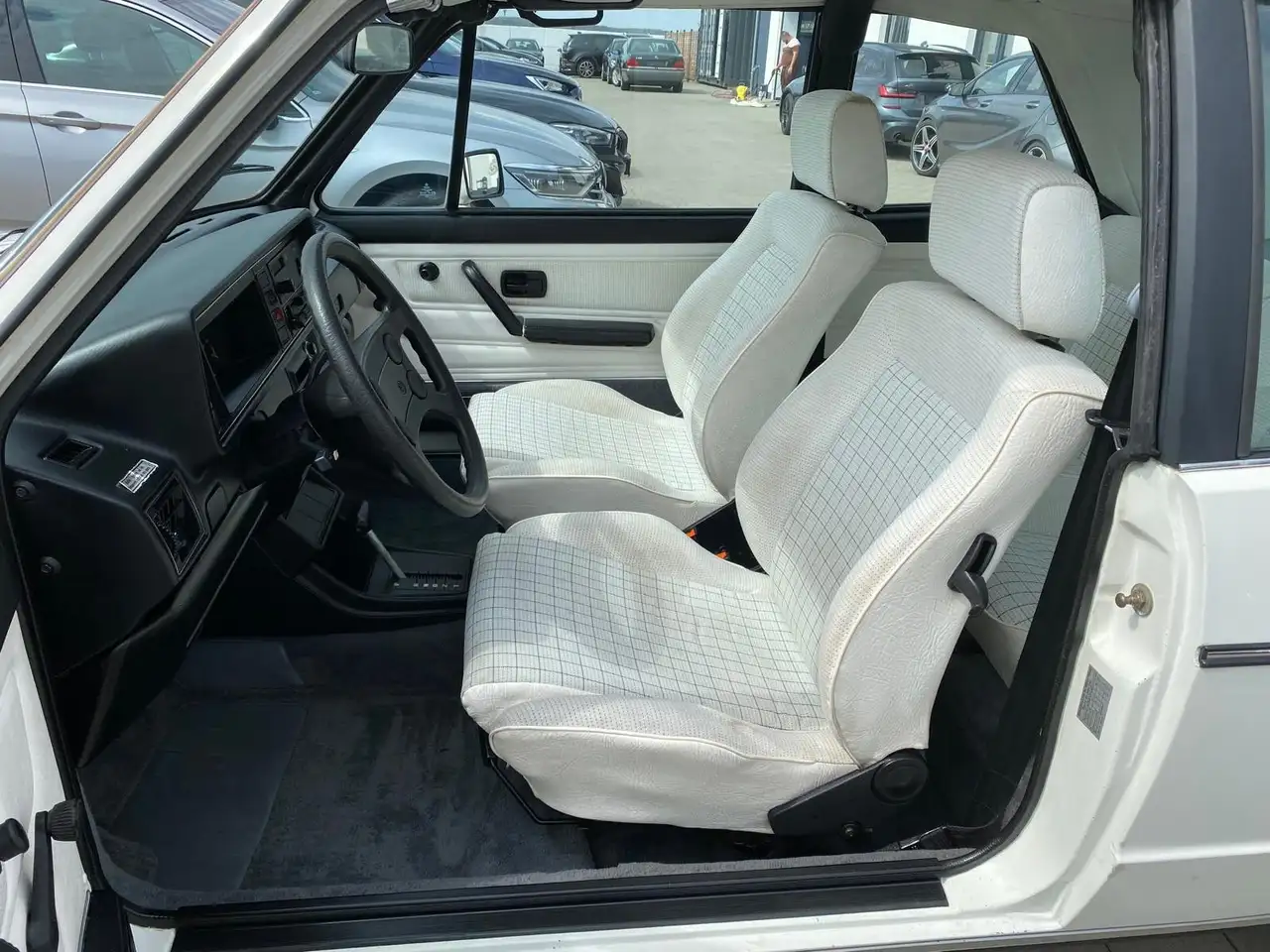 Volkswagen Golf I 1.6 Cabriolet | Automatik | Gute Zustand, foto 12