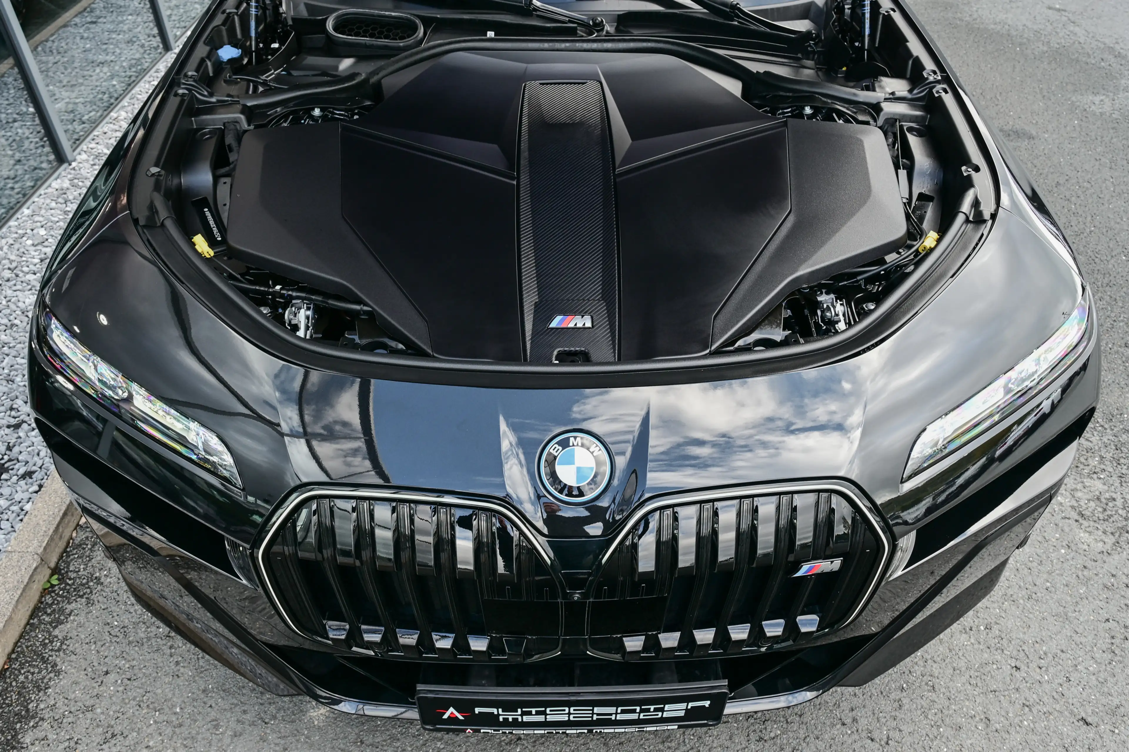 BMW i7 M70 xDrive Executive Lounge* Theatre Screen* — photo 7