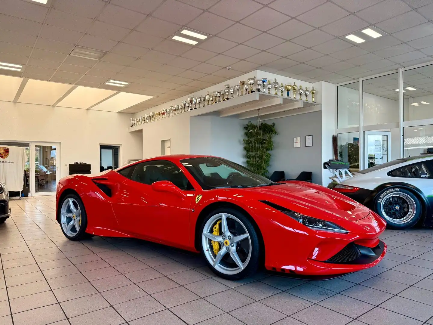 Ferrari F8 Tributo LIFT/Racing-Seats/Carbon/LED-Lenkrad Rot - 1
