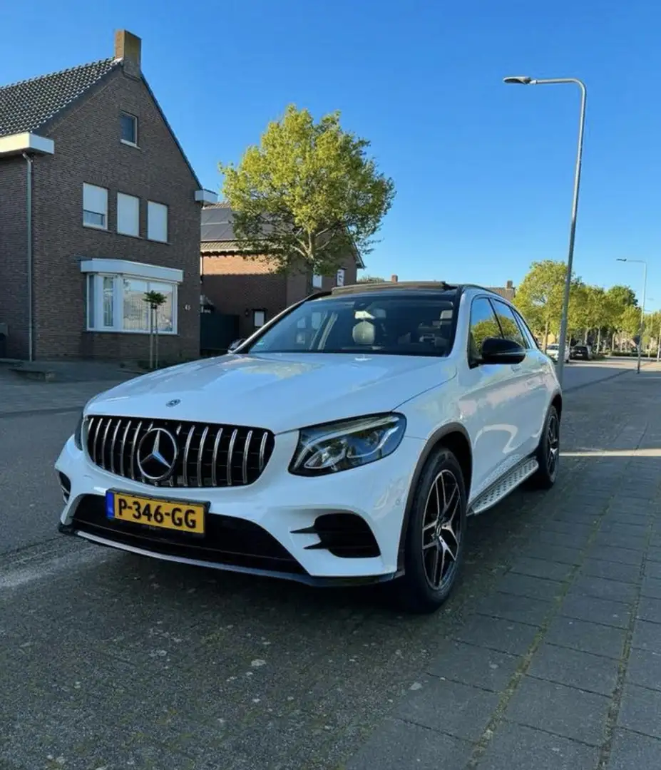 Mercedes-Benz GLC 220 Mercedes-Benz GLC 220 Aut9 4MATIC AMG Pano Wit Wit - 1