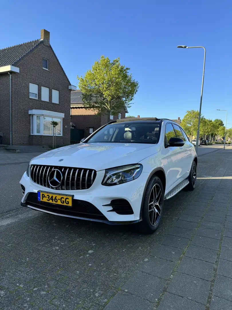 Mercedes-Benz GLC 220 Mercedes-Benz GLC 220 Aut9 4MATIC AMG Pano Wit Wit - 2