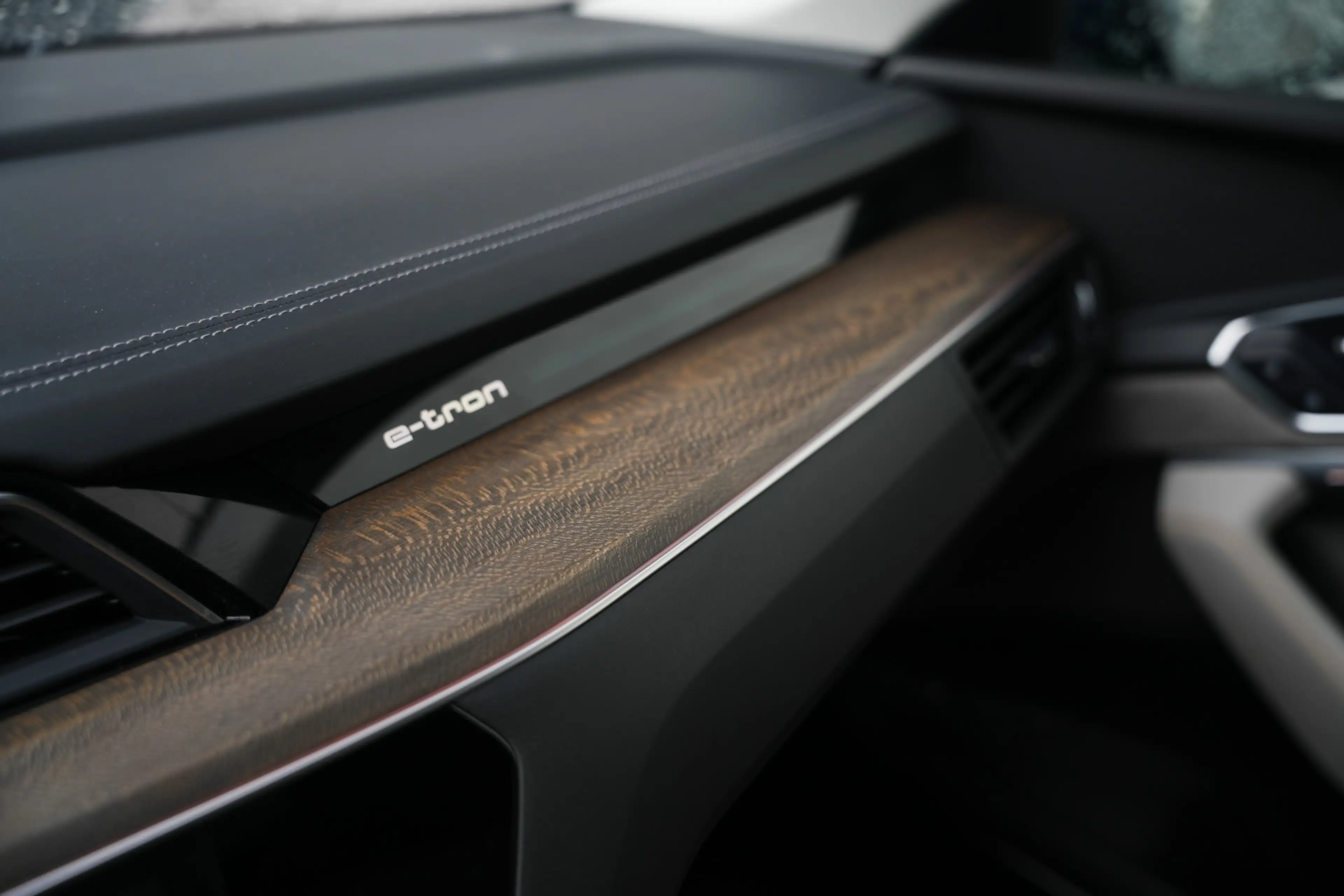 Audi e-tron 55 Quattro 408 pk Advanced 95 kWh Audi-Design / NL — photo 46