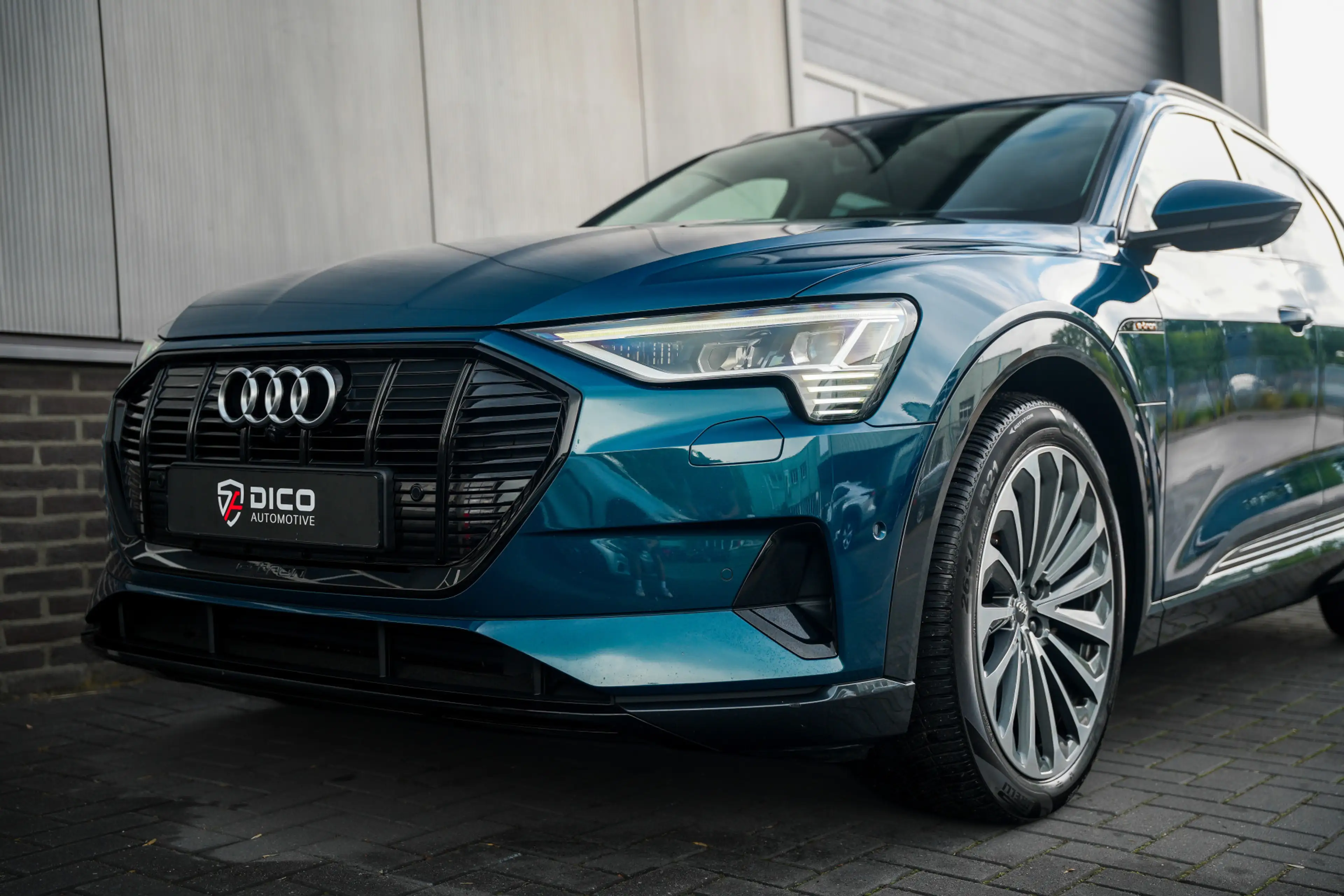 Audi e-tron 55 Quattro 408 pk Advanced 95 kWh Audi-Design / NL — photo 9