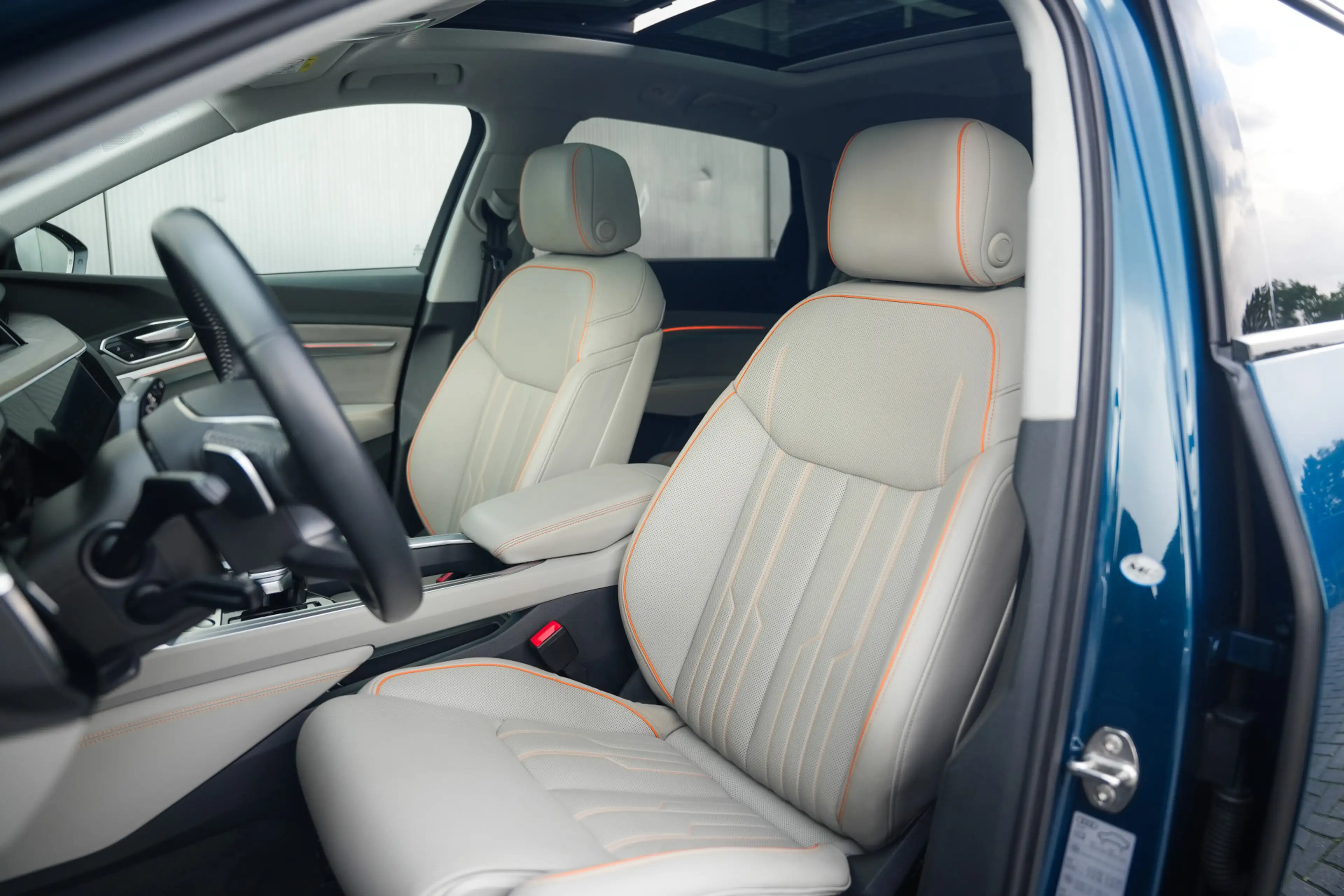 Audi e-tron 55 Quattro 408 pk Advanced 95 kWh Audi-Design / NL — photo 5