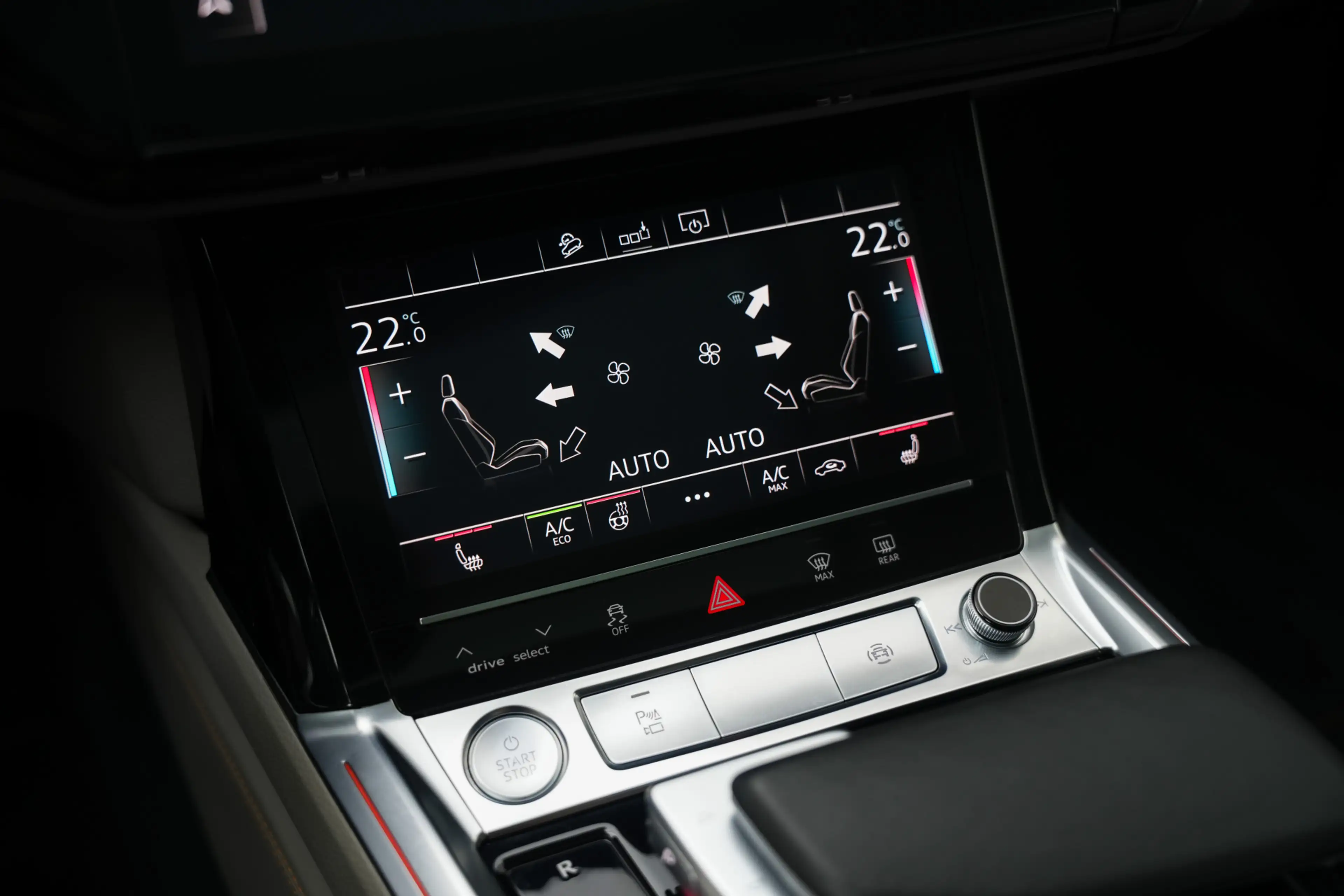 Audi e-tron 55 Quattro 408 pk Advanced 95 kWh Audi-Design / NL — photo 32
