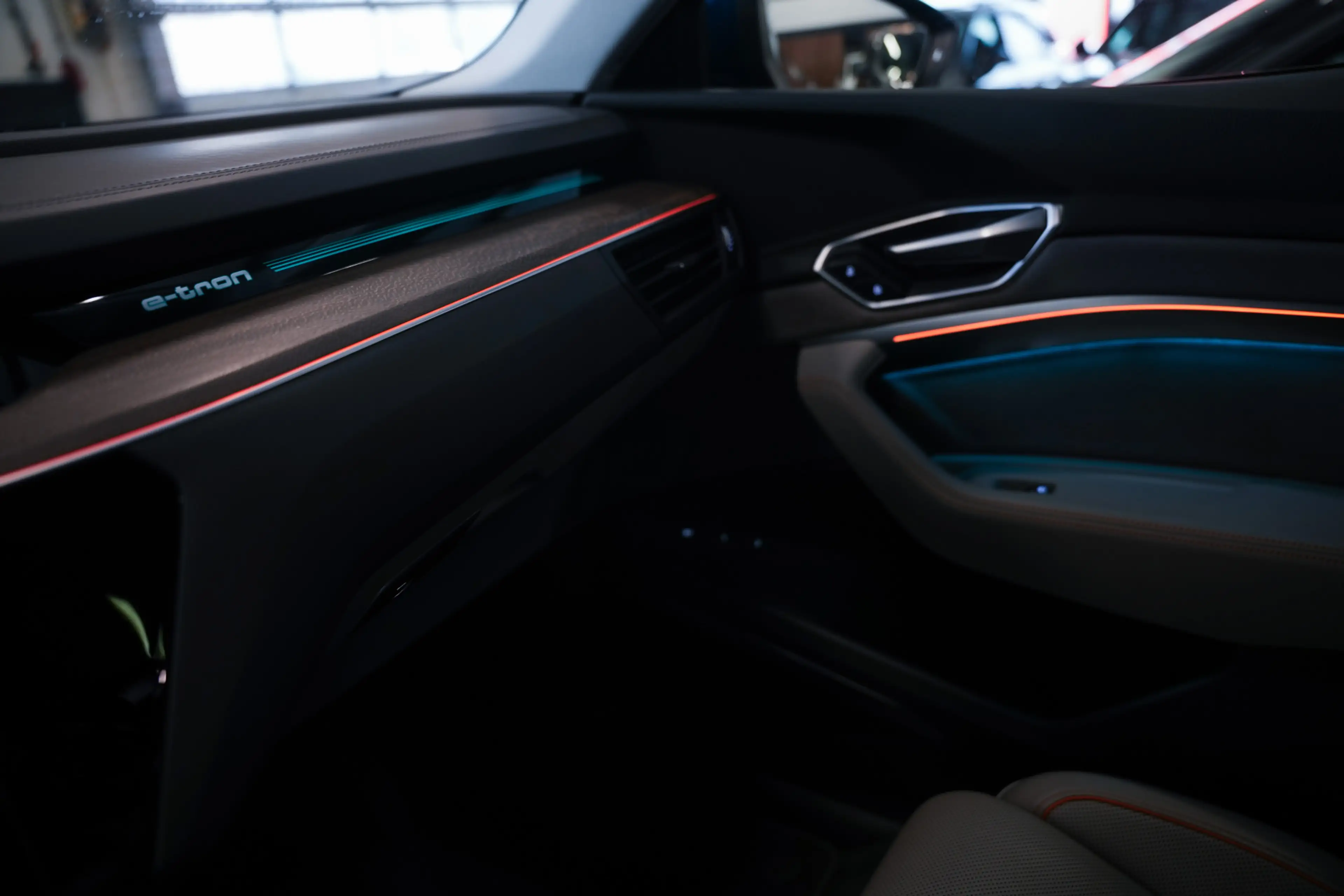 Audi e-tron 55 Quattro 408 pk Advanced 95 kWh Audi-Design / NL — photo 48