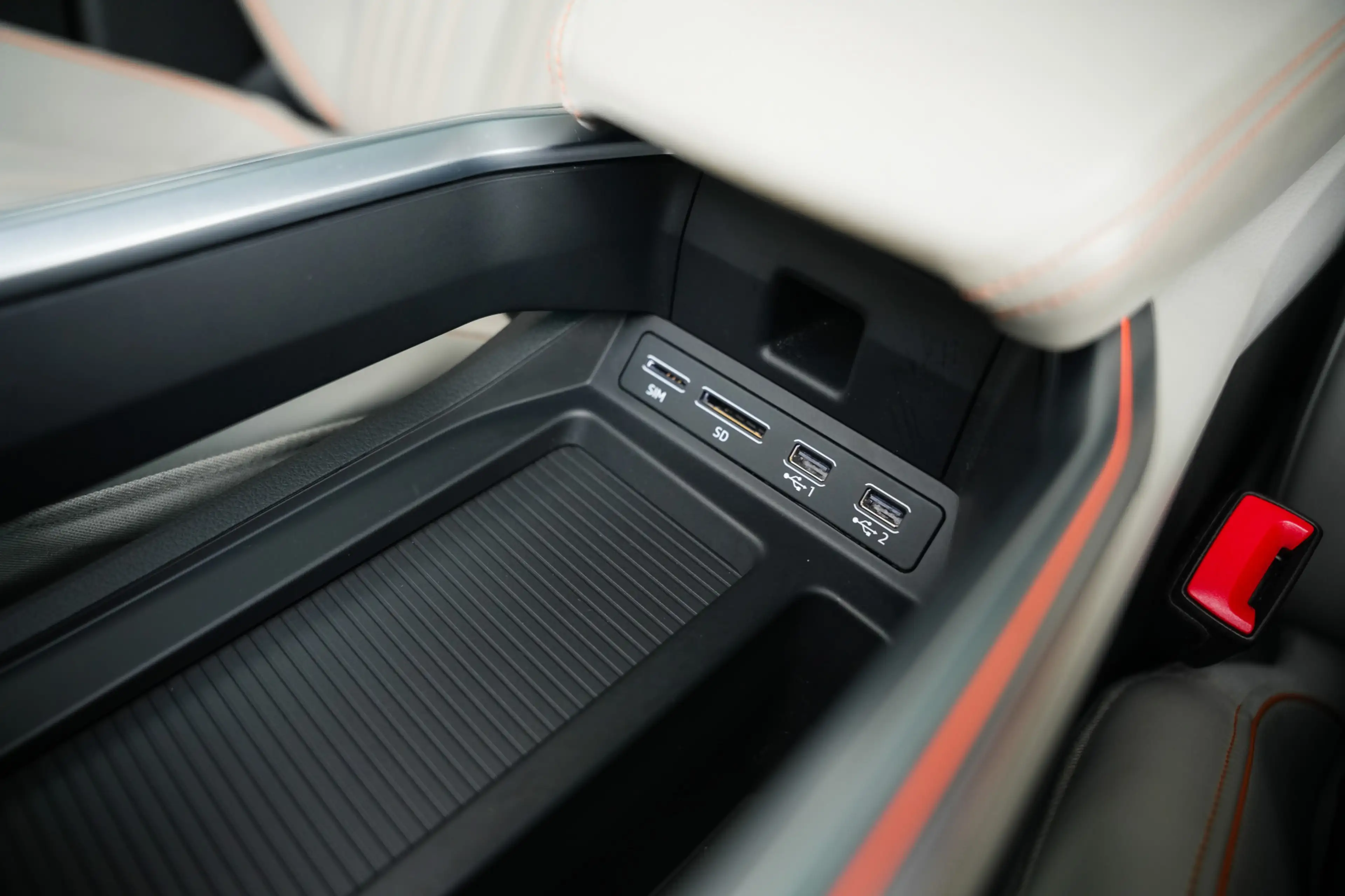 Audi e-tron 55 Quattro 408 pk Advanced 95 kWh Audi-Design / NL — photo 29
