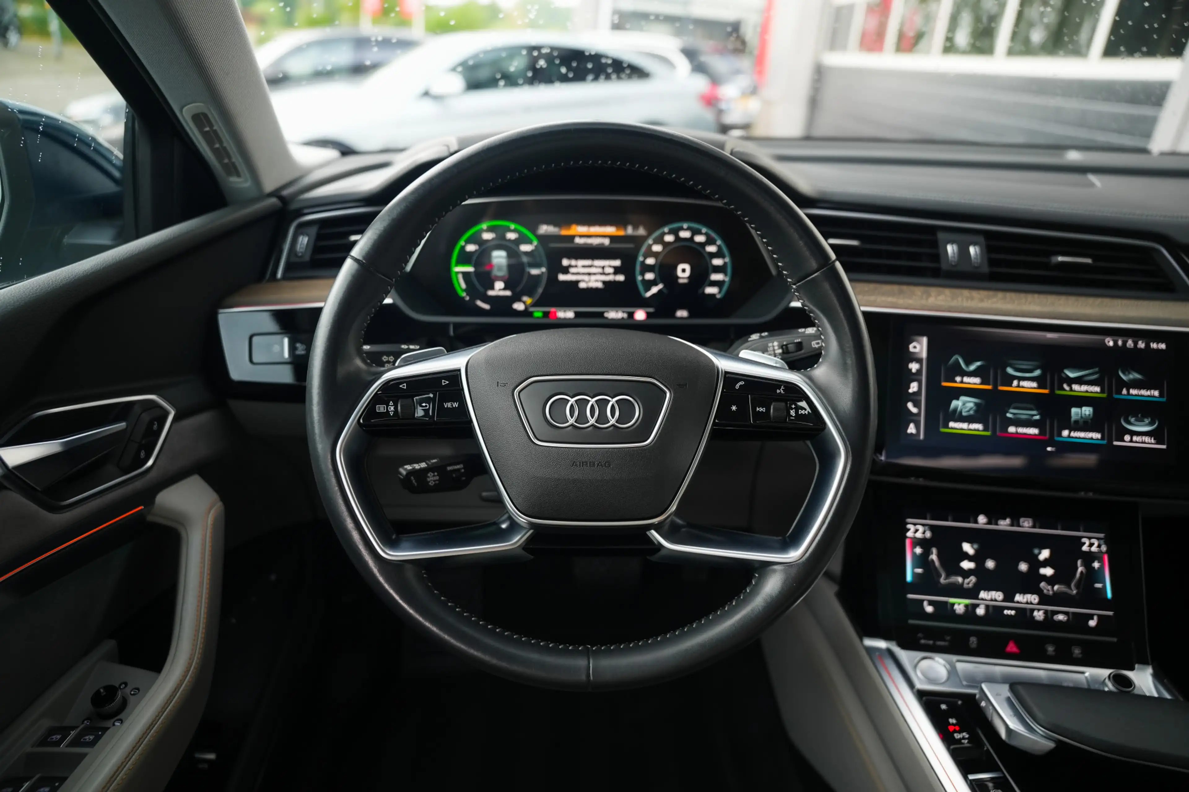 Audi e-tron 55 Quattro 408 pk Advanced 95 kWh Audi-Design / NL — photo 21