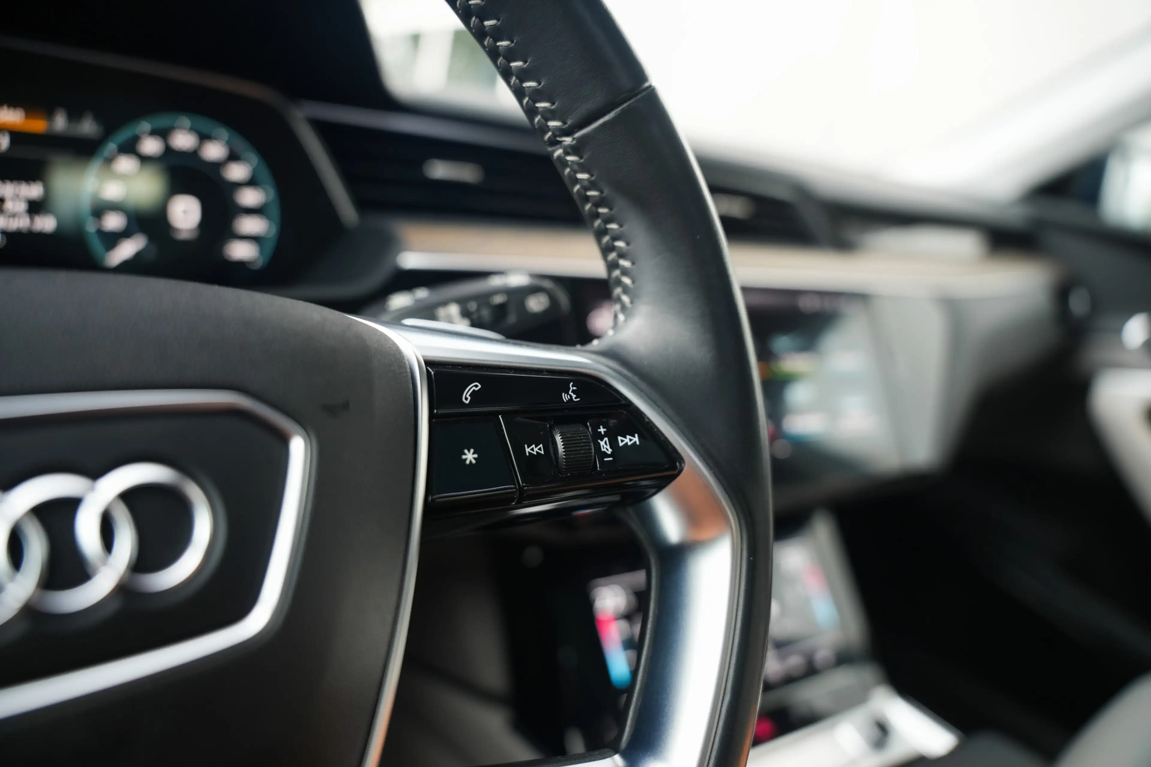 Audi e-tron 55 Quattro 408 pk Advanced 95 kWh Audi-Design / NL — photo 23