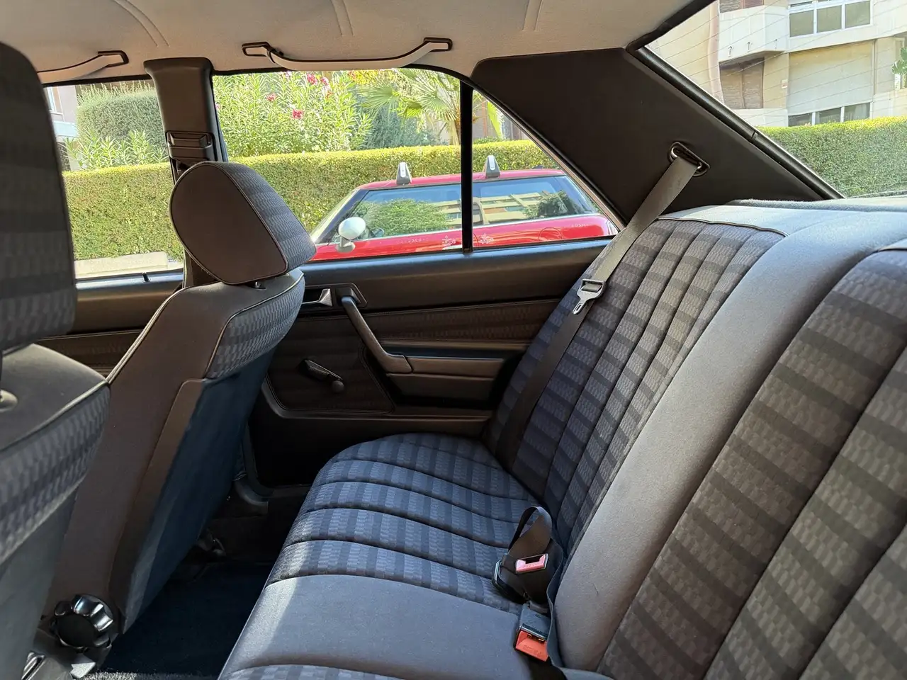 Mercedes-Benz 190, foto 12