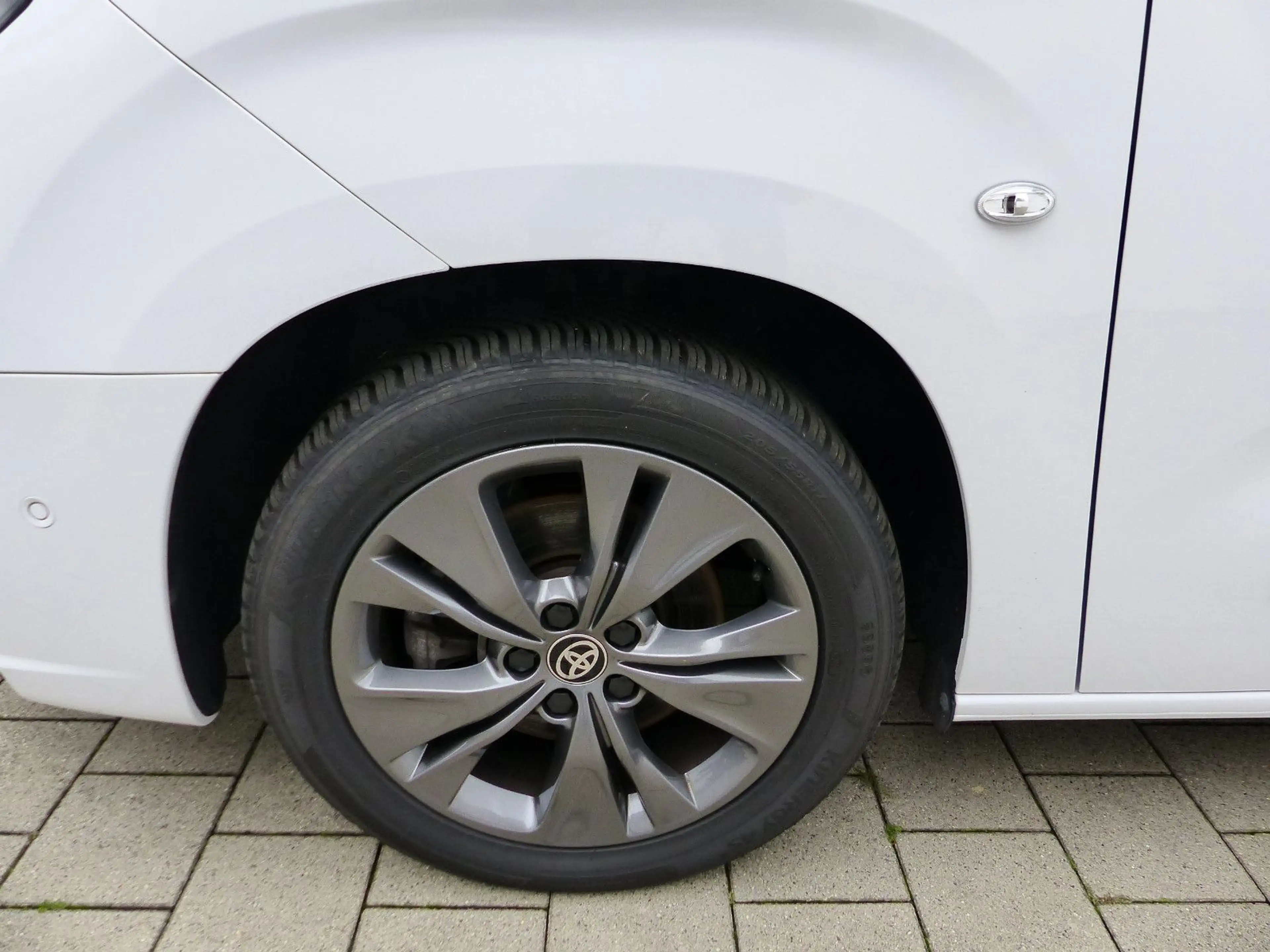 Toyota Proace City Verso 1.5 D Aut. Lounge PANO Navi — photo 15