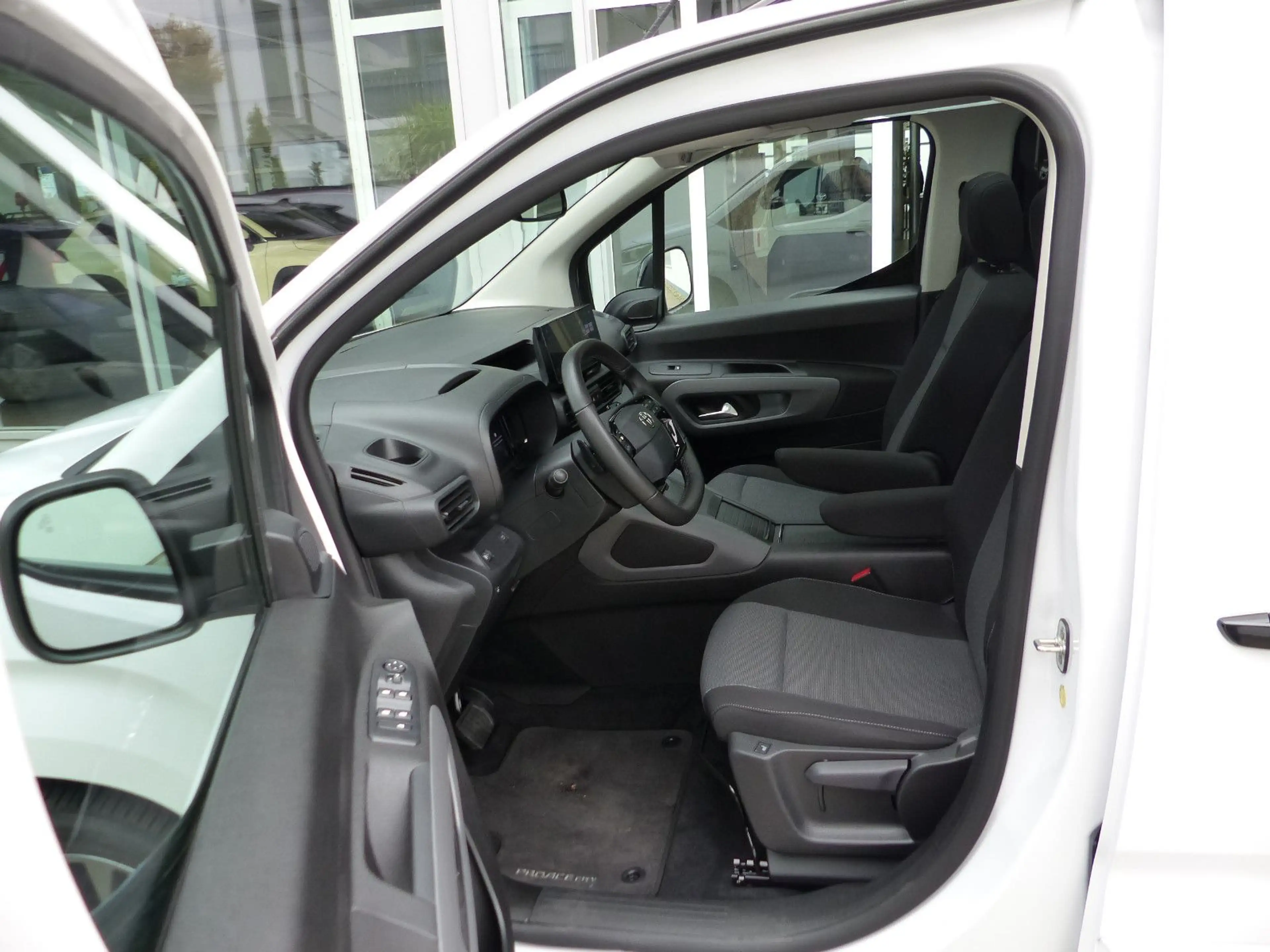 Toyota Proace City Verso 1.5 D Aut. Lounge PANO Navi — photo 12
