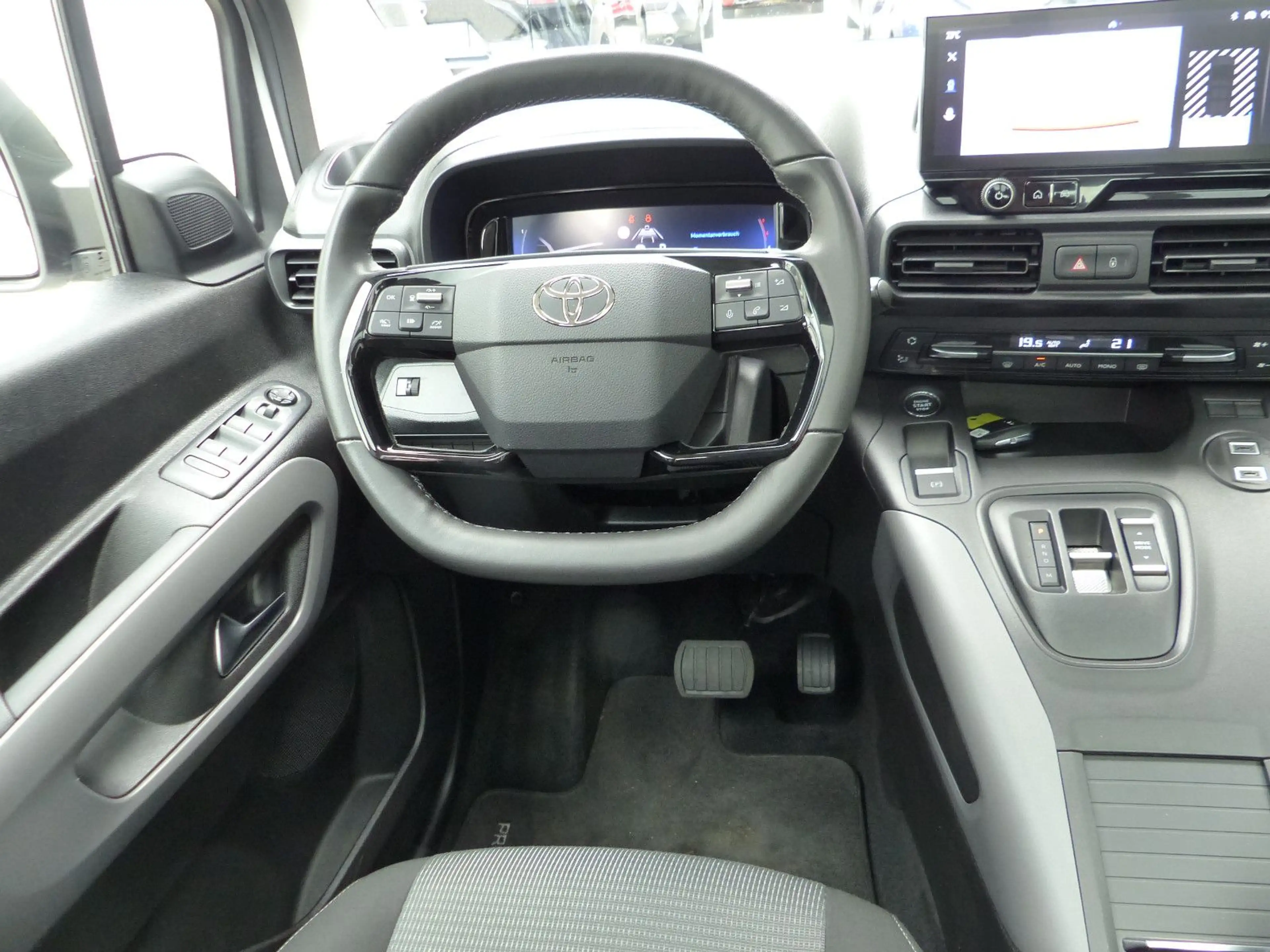 Toyota Proace City Verso 1.5 D Aut. Lounge PANO Navi — photo 9