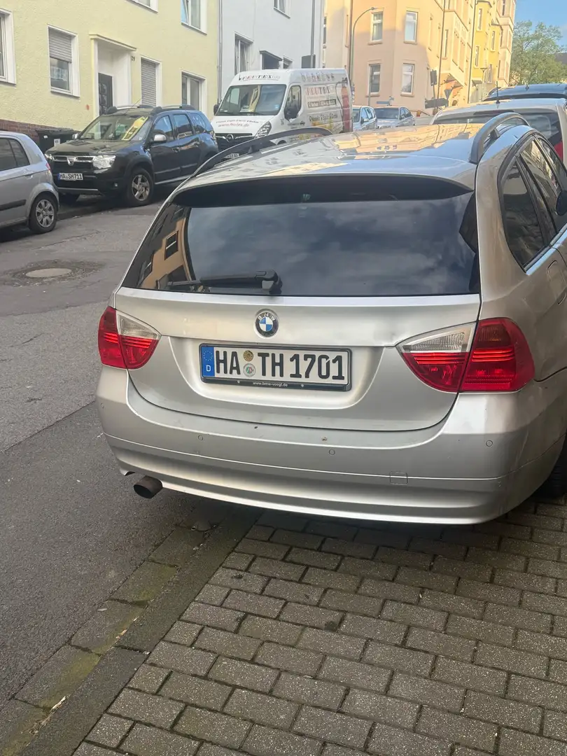 BMW 320 320d DPF Touring - 2