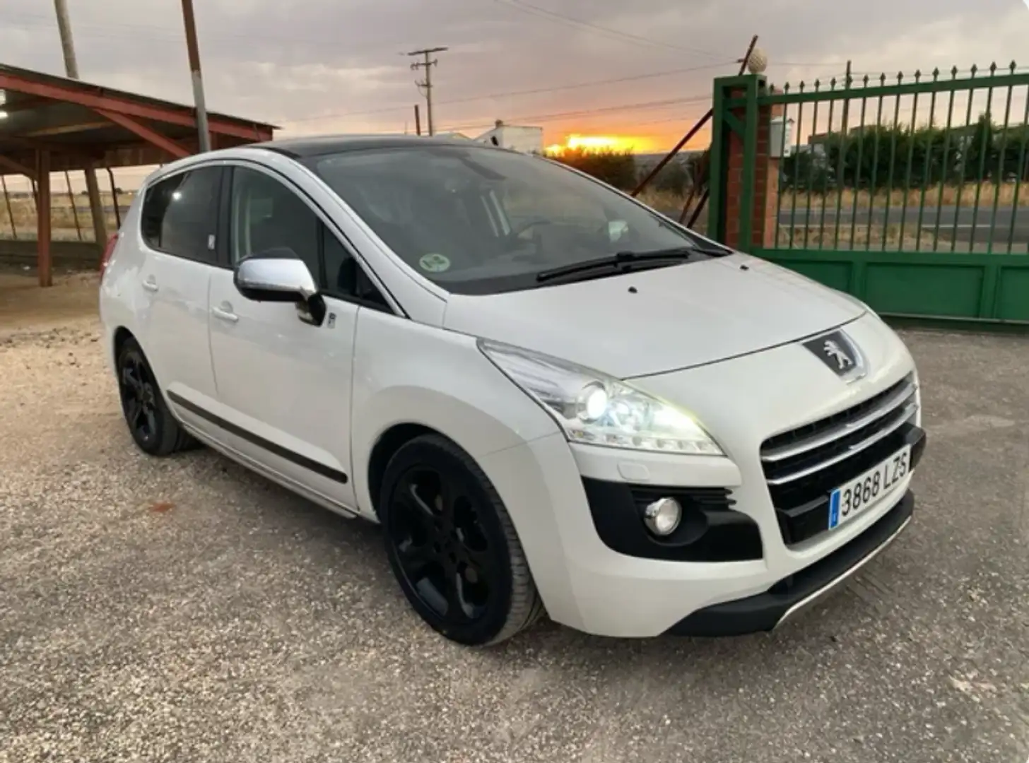 Peugeot 3008 2.0HDI FAP Allure Aut. 160 Blanc - 2