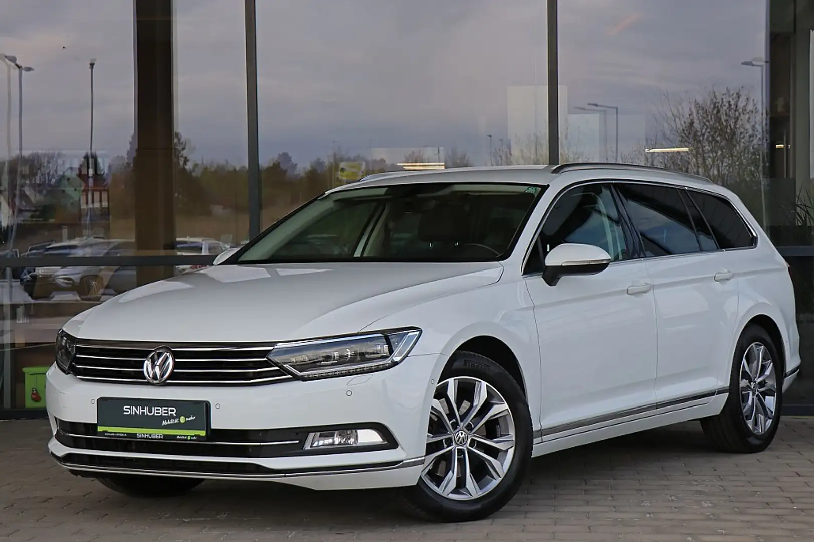 Volkswagen Passat Variant Highline 2,0 TDI ACC, LED, Navi, Kamera, Sports... Blanc - 1