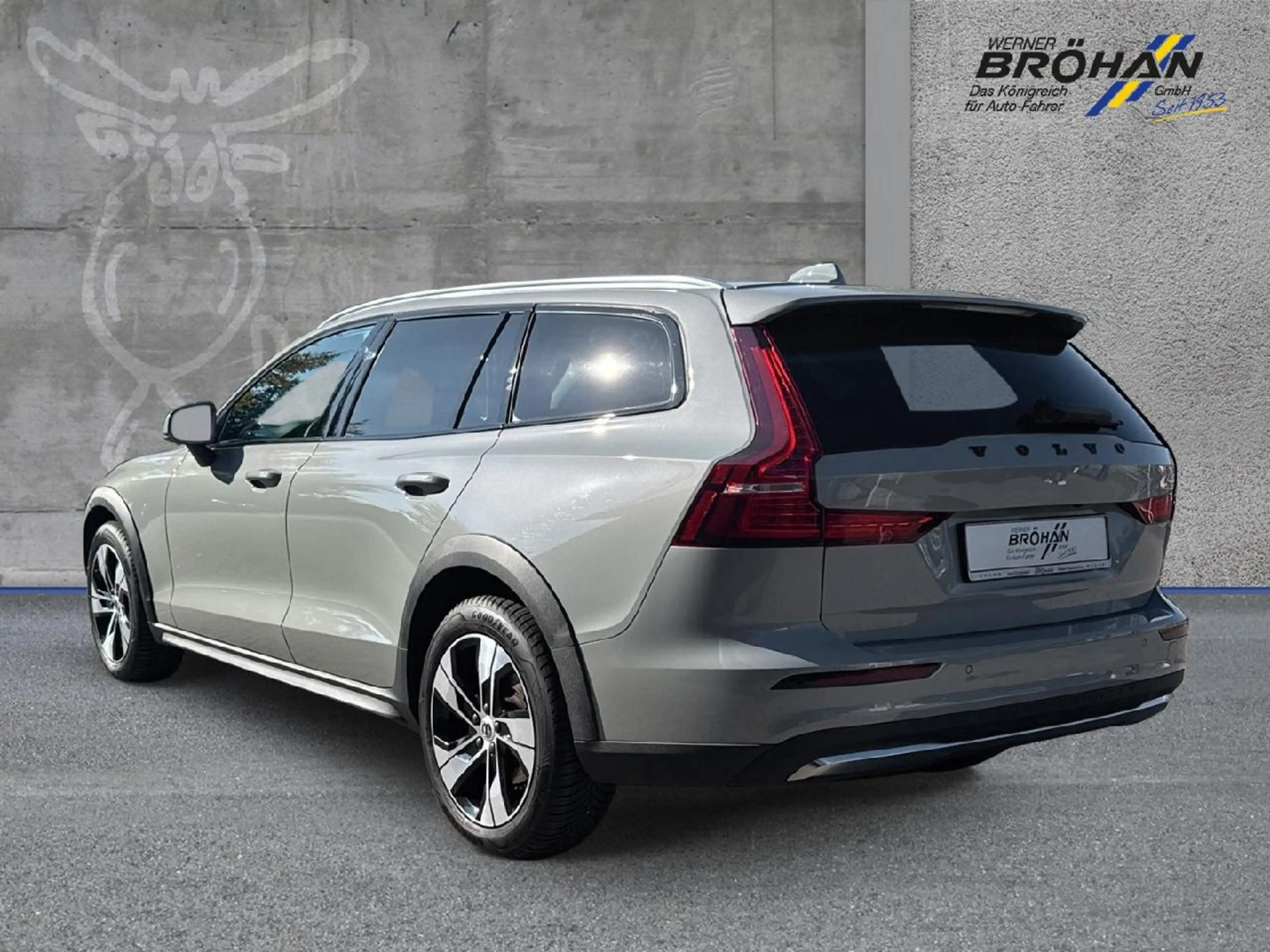 Volvo V60 Cross Country B4 AWD Diesel Plus — photo 5