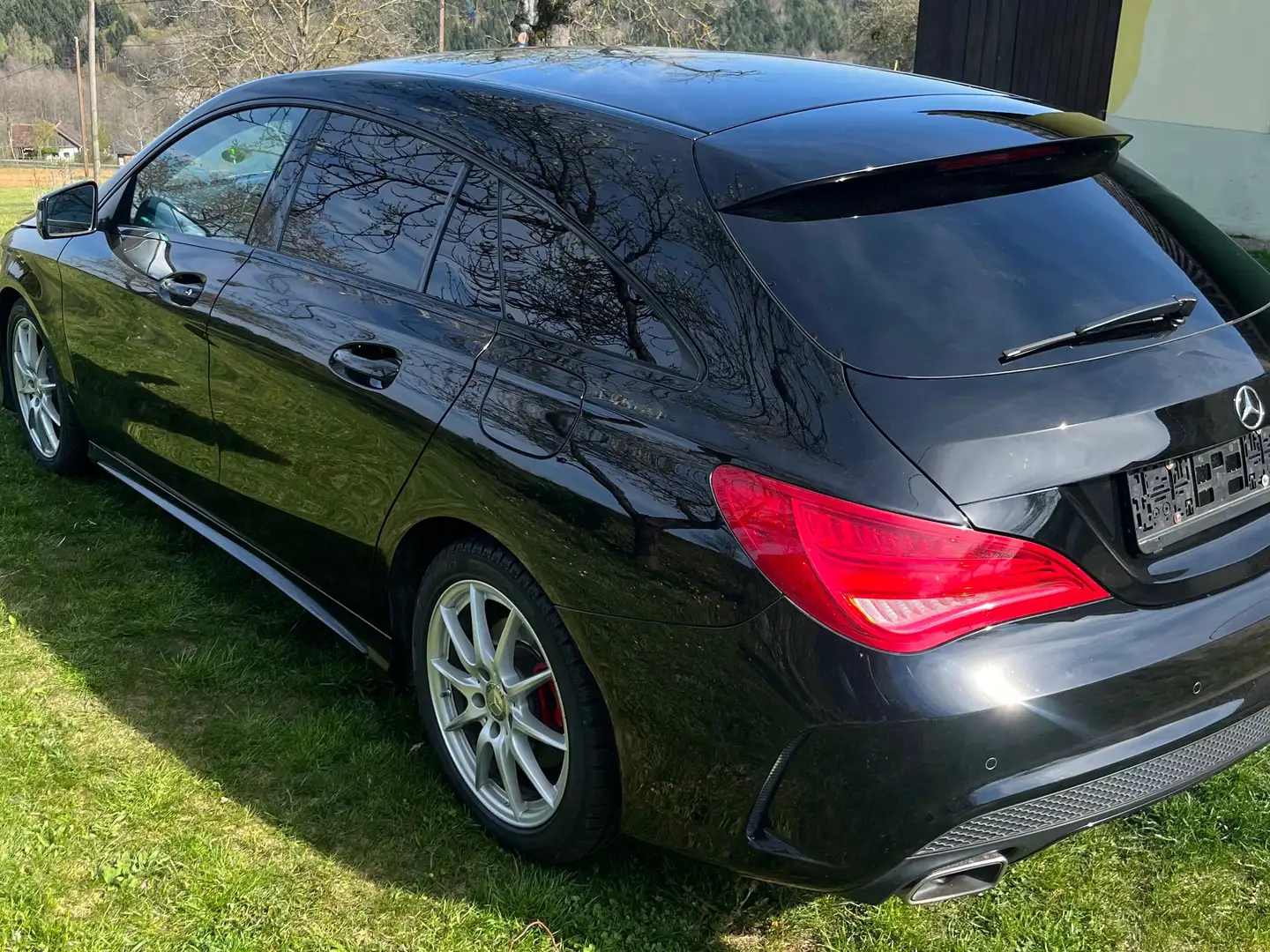 Mercedes-Benz CLA 220 CLA 220 CDI Shooting Brake Aut. Schwarz - 2