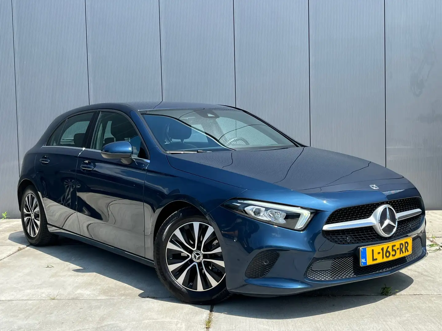 Mercedes-Benz A 180 Business Solution / Widescreen / Camera / NL auto Blauw - 2