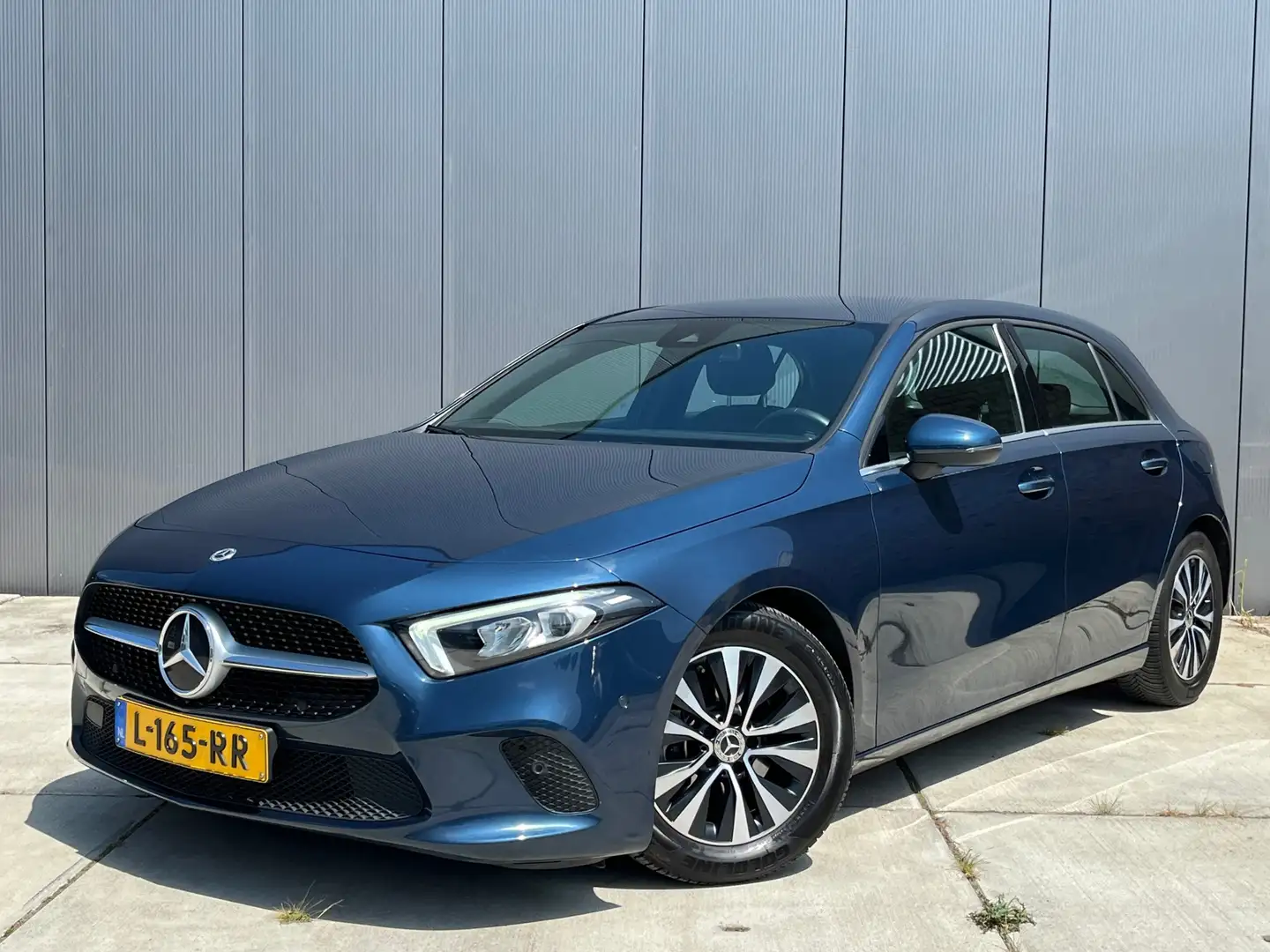 Mercedes-Benz A 180 Business Solution / Widescreen / Camera / NL auto Blauw - 1
