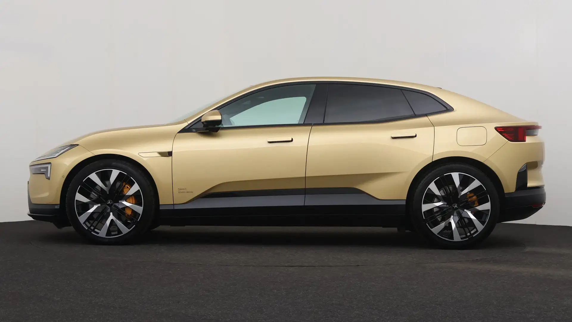 Polestar 4 100kWh LRDM MY25 Pilot/Plus/Performance Gold - 2