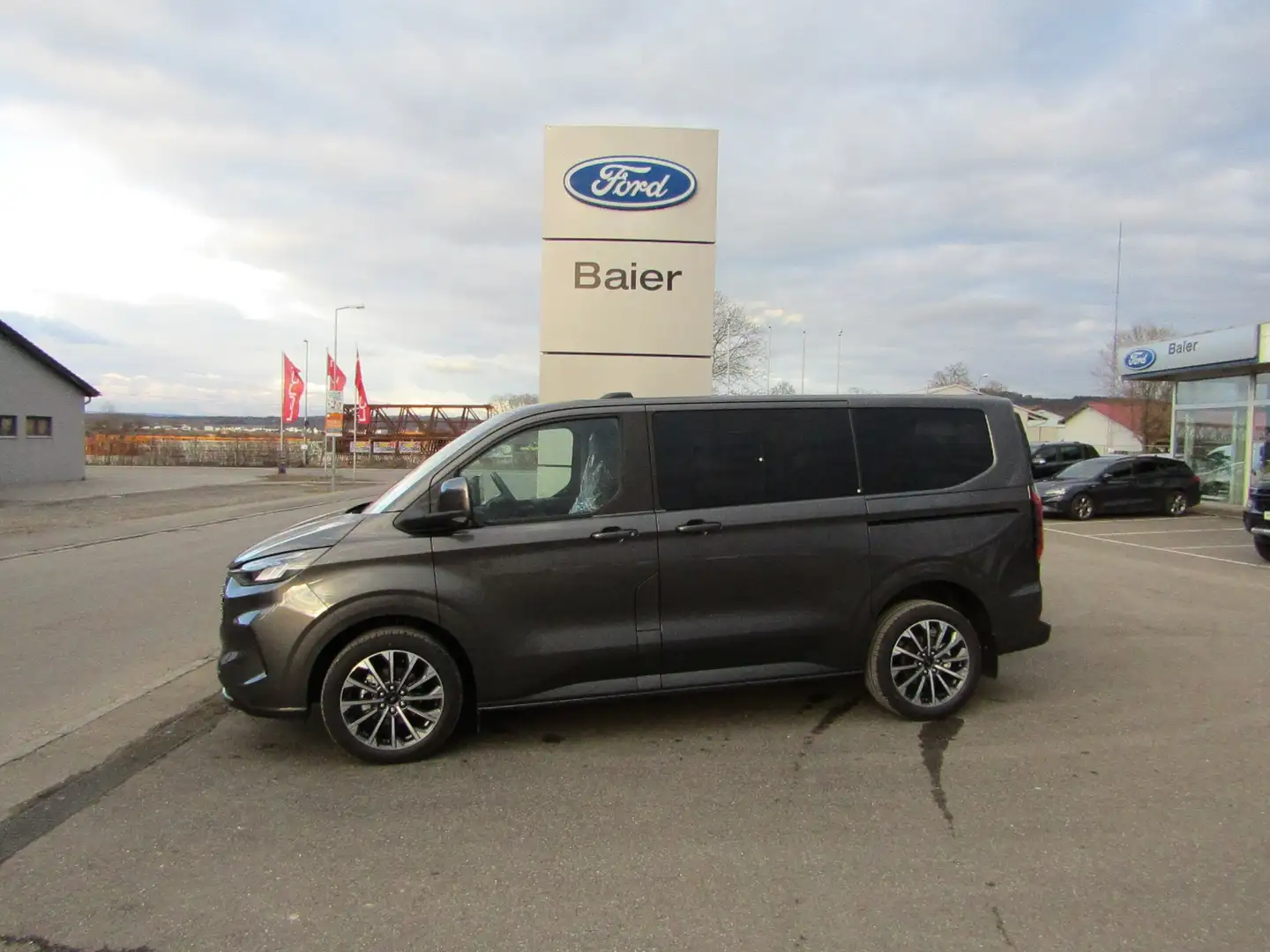 Ford Tourneo Custom Titanium X - Automatik/AHK/ACC/TWA/Kamera/ Grau - 1