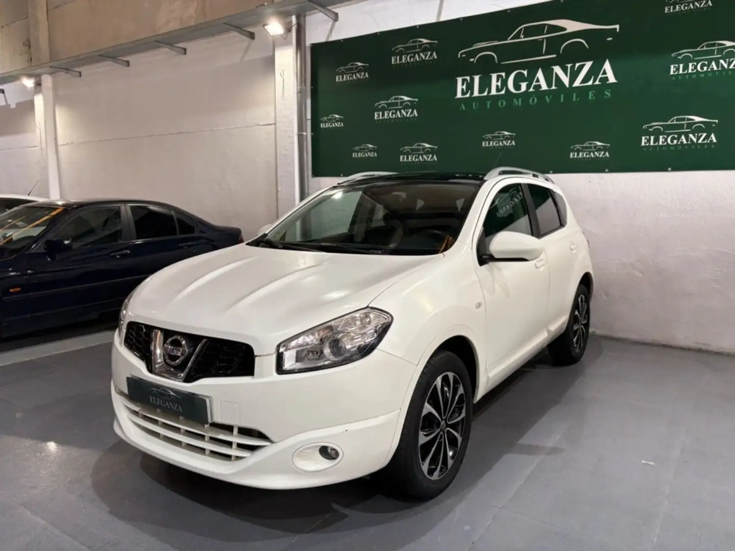 Nissan Qashqai 2.0dCi Visia 4x2 Weiß - 1