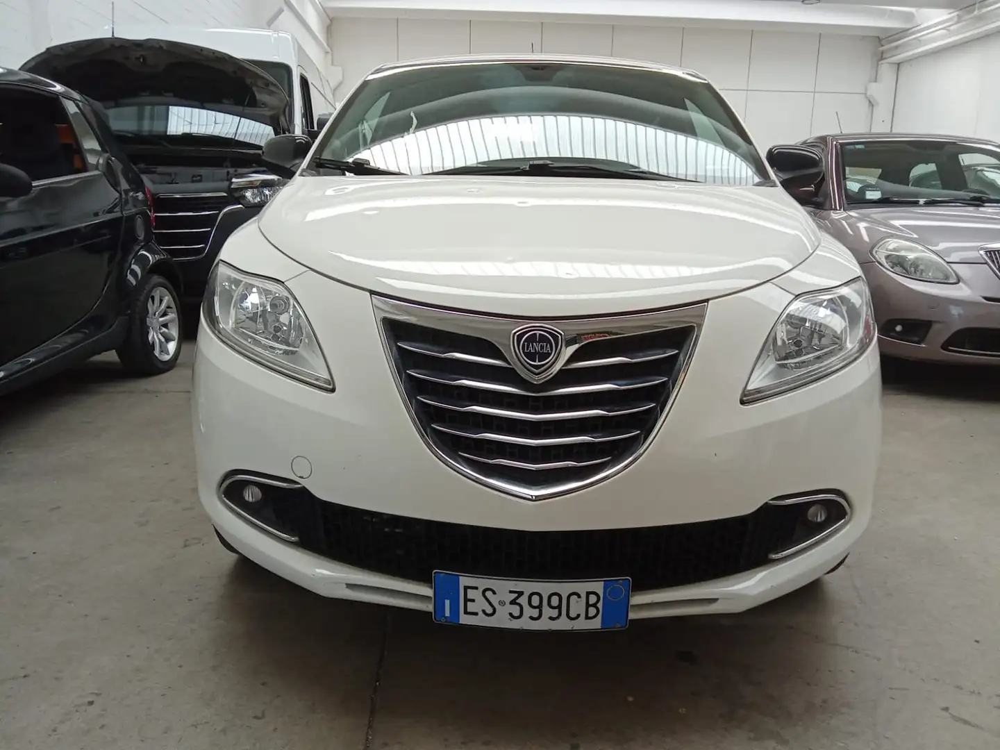 Lancia Ypsilon Ypsilon III 2011 0.9 t.air Gold ecochic metano Bianco - 2
