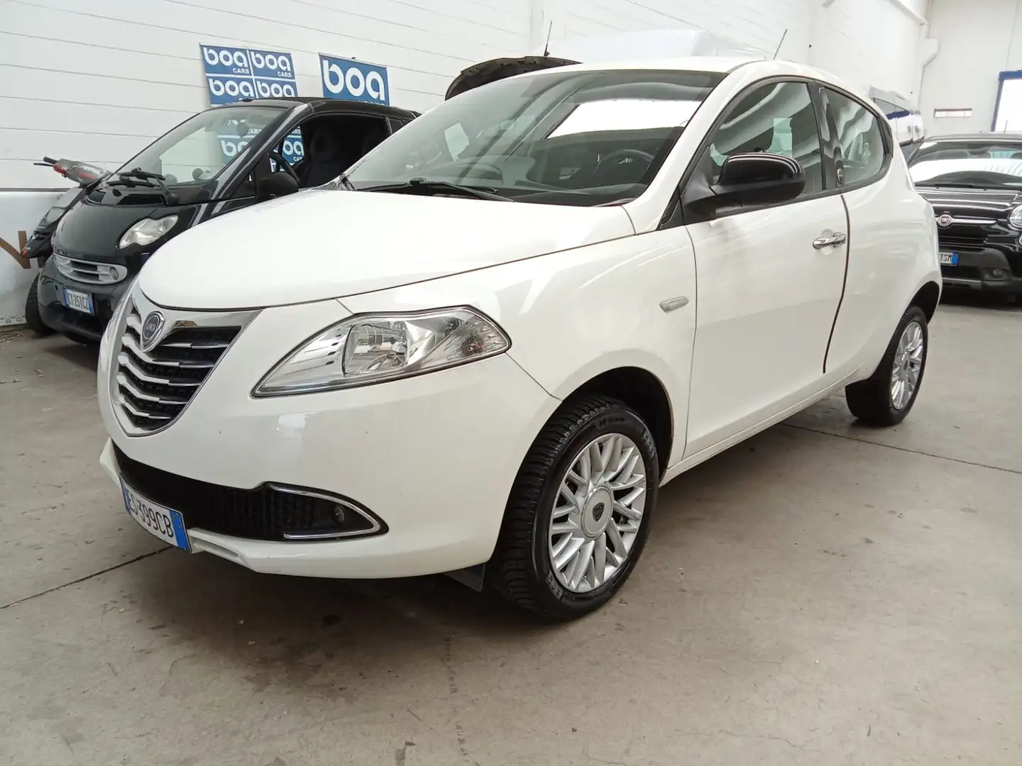 Lancia Ypsilon Ypsilon III 2011 0.9 t.air Gold ecochic metano Bianco - 1