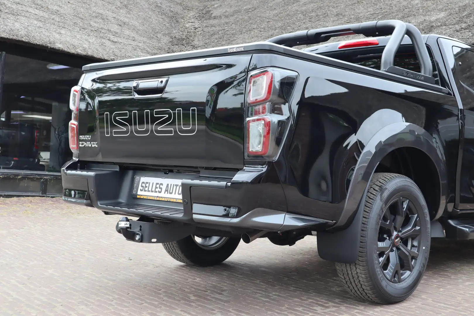 Isuzu D-Max V-CROSS Elektrisch 4WD Extended Cab | All-in prijs Zwart - 2