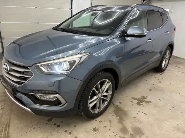 Hyundai SANTA FE Santa Fe blue 2.2 CRDI 4WD Automatik Style