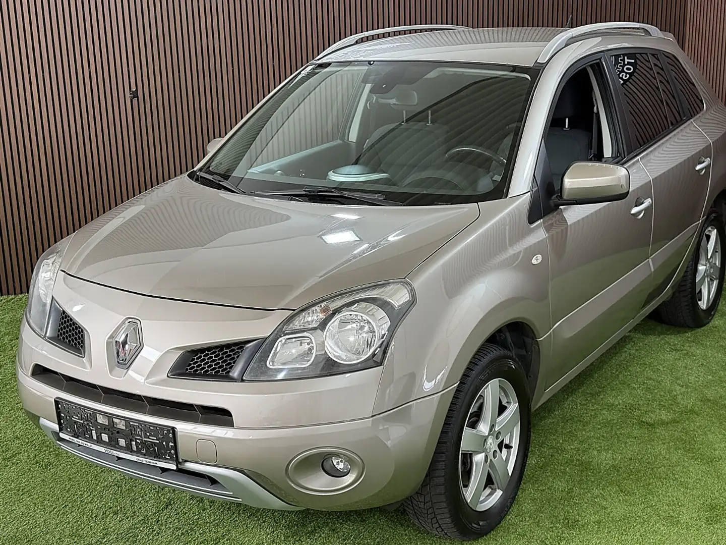 Renault Koleos 2,0 dCi 4x4 TomTom DPF Aut. Braun - 2