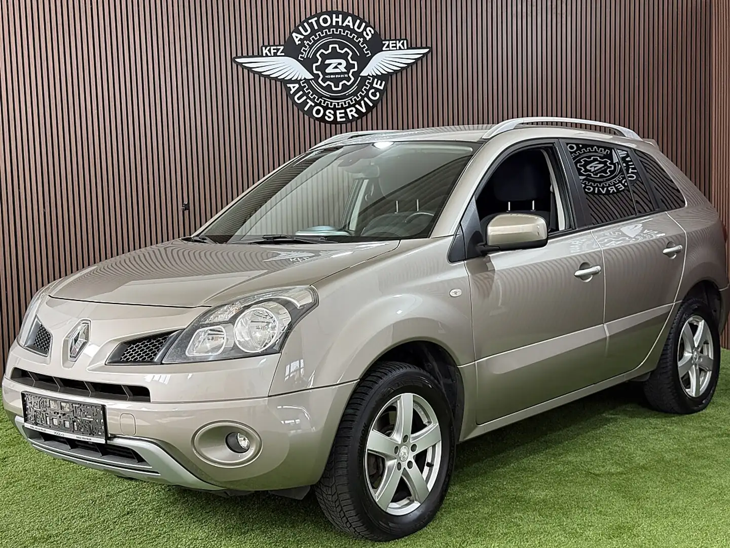 Renault Koleos 2,0 dCi 4x4 TomTom DPF Aut. Braun - 1