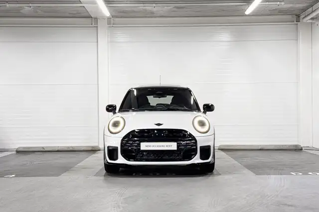 Mini Hatch view 5
