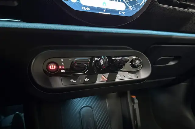 Mini Hatch view 14