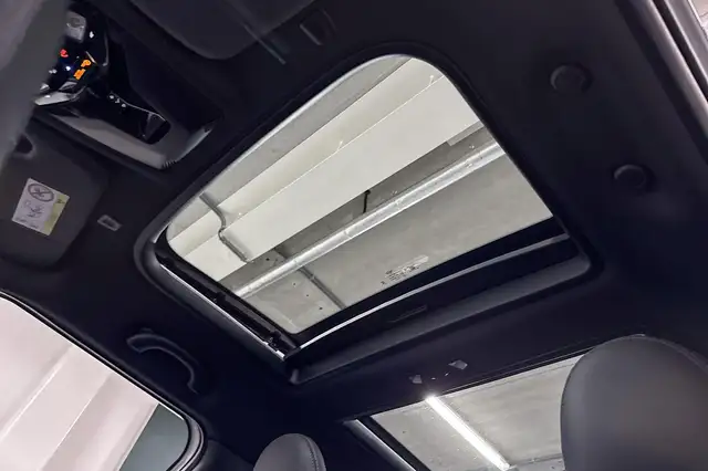 Mini Hatch view 10
