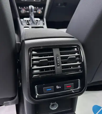 Volkswagen Passat view 13