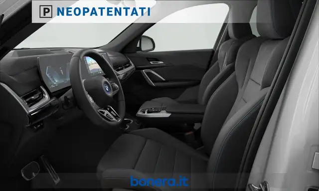 BMW X1 view 4