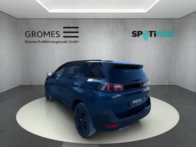 Peugeot 5008 view 5